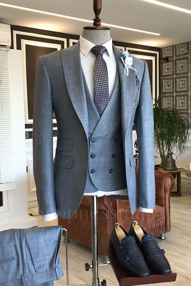 Tassos Popular Gray Plaid Peaked Lapel Double Breasted Business Suits For men