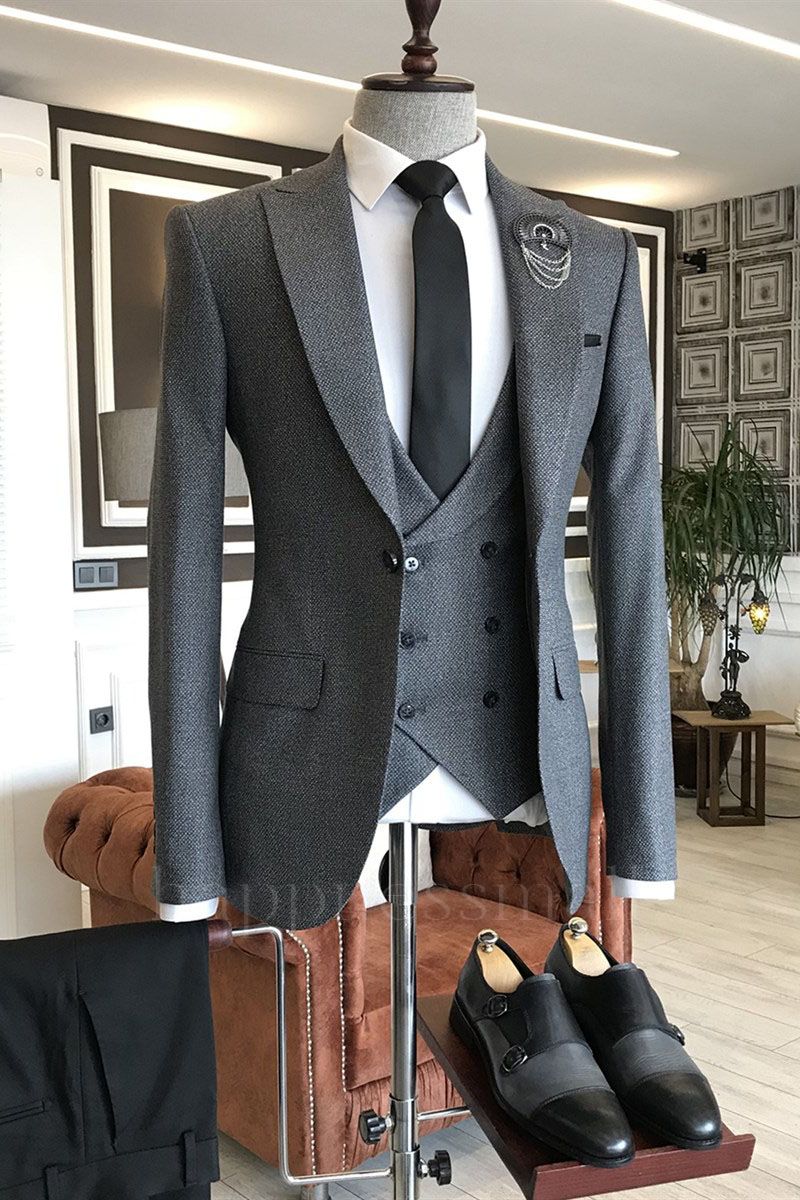 Layla Newest Gray Small Plaid Peaked Lapel One Button 3-Pieces Business Suits For Men