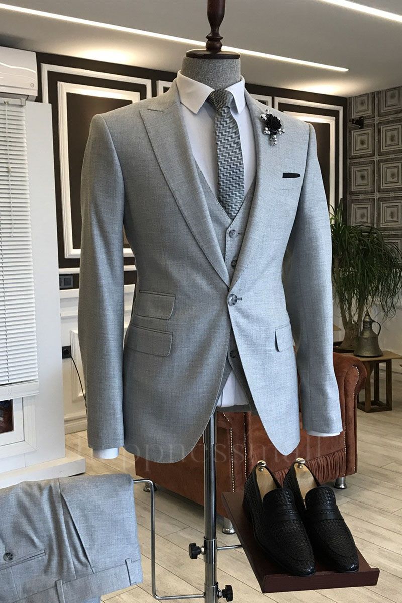 Patricia Simple Formal Light Gray 3-Pieces Peaked Lapel Suits For Men Business