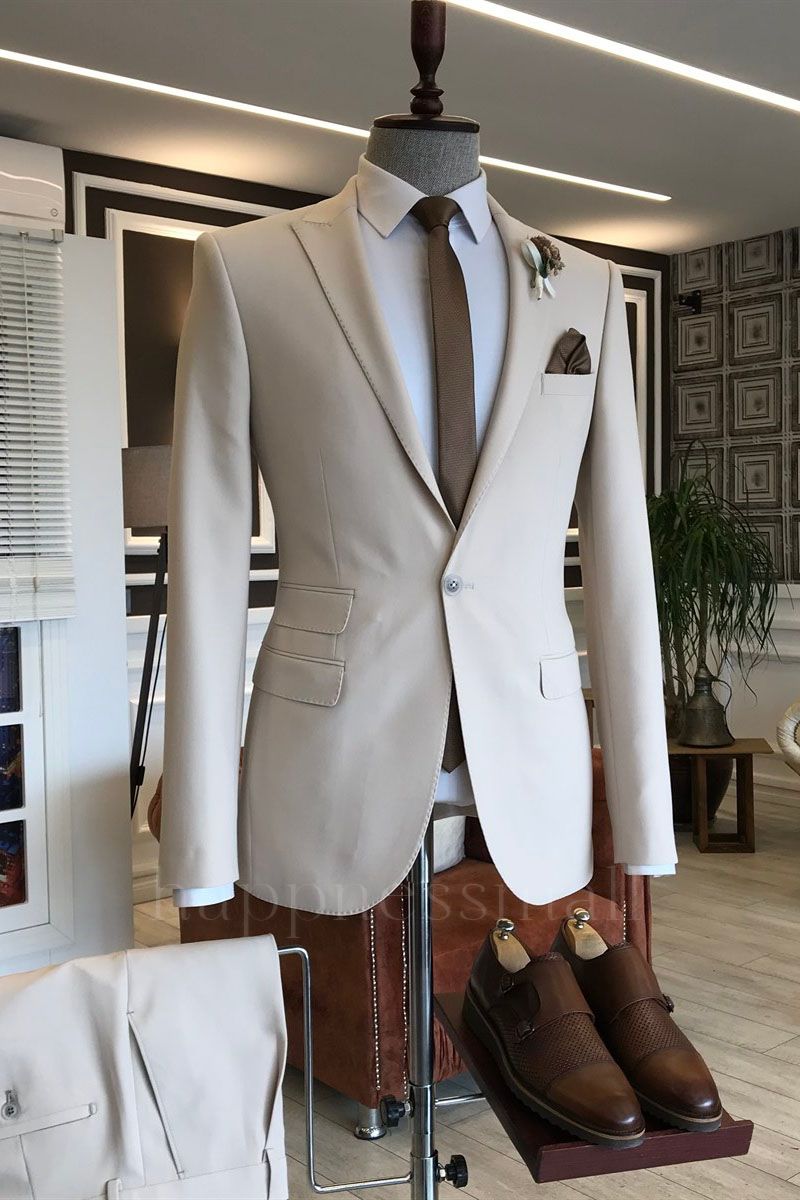 Stylish Light Khaki Peaked Lapel One Button 3 Flaps Men Suits  | happnessmall