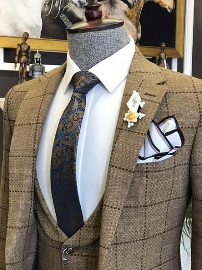 Newest Brown Plaid Peaked Lapel Three Pieces Busibess Men Suits | Happnessmall_2