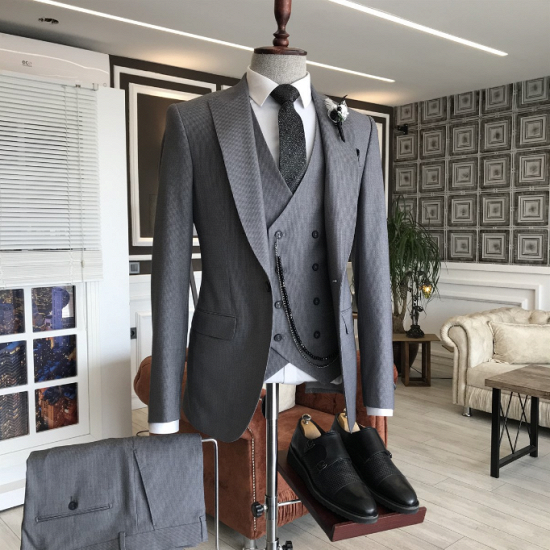 Patricia Stylish Dark Gray 3-Pieces Peaked Lapel Slim Fit Business Suits For Men_2